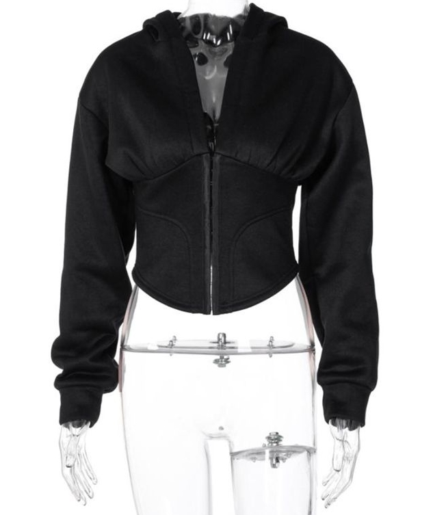 imagen de chamarra negra de giselle aespa