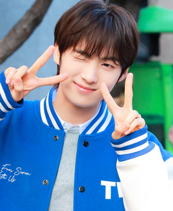 imagen de Youngjae, el vocalista principal de TWS