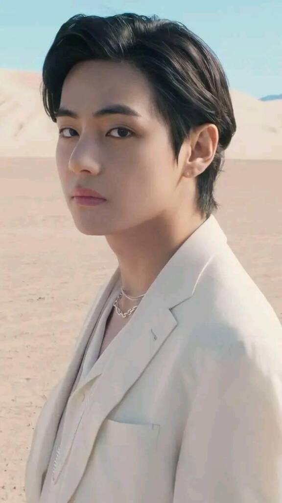 imagen de V con traje